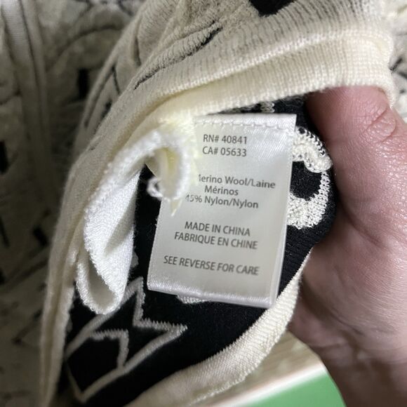 Icelandic Design Merino Wool Blend Women’s L White Black Aztec Full Zip Jacket - Picture 3 of 7